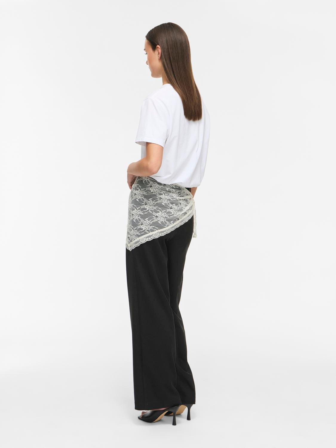 model_shot-back